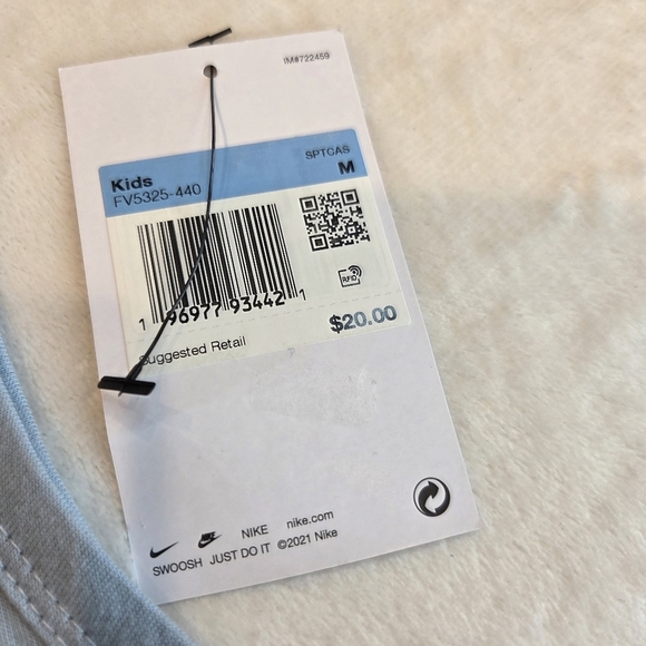 Nike Kids Sportswear Essential Tank Top Blue Size Medium FV5325-440 New - Picture 3 of 8